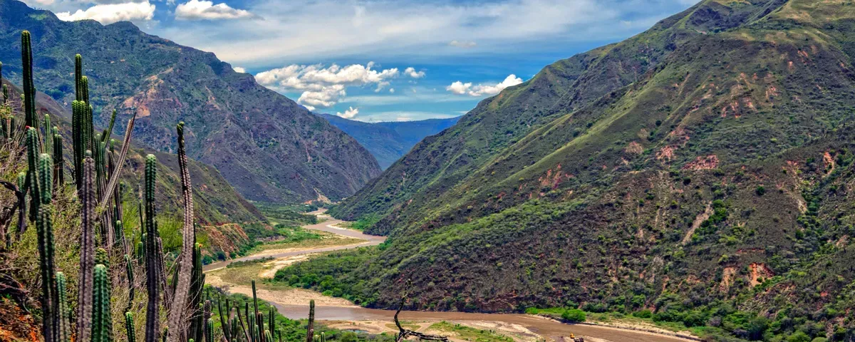 Vista panorámica del Cañón del Chicamocha en Santander Colombia