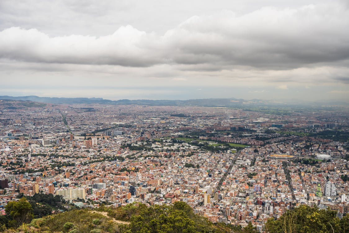 Vista aérea de ciudad colombiana