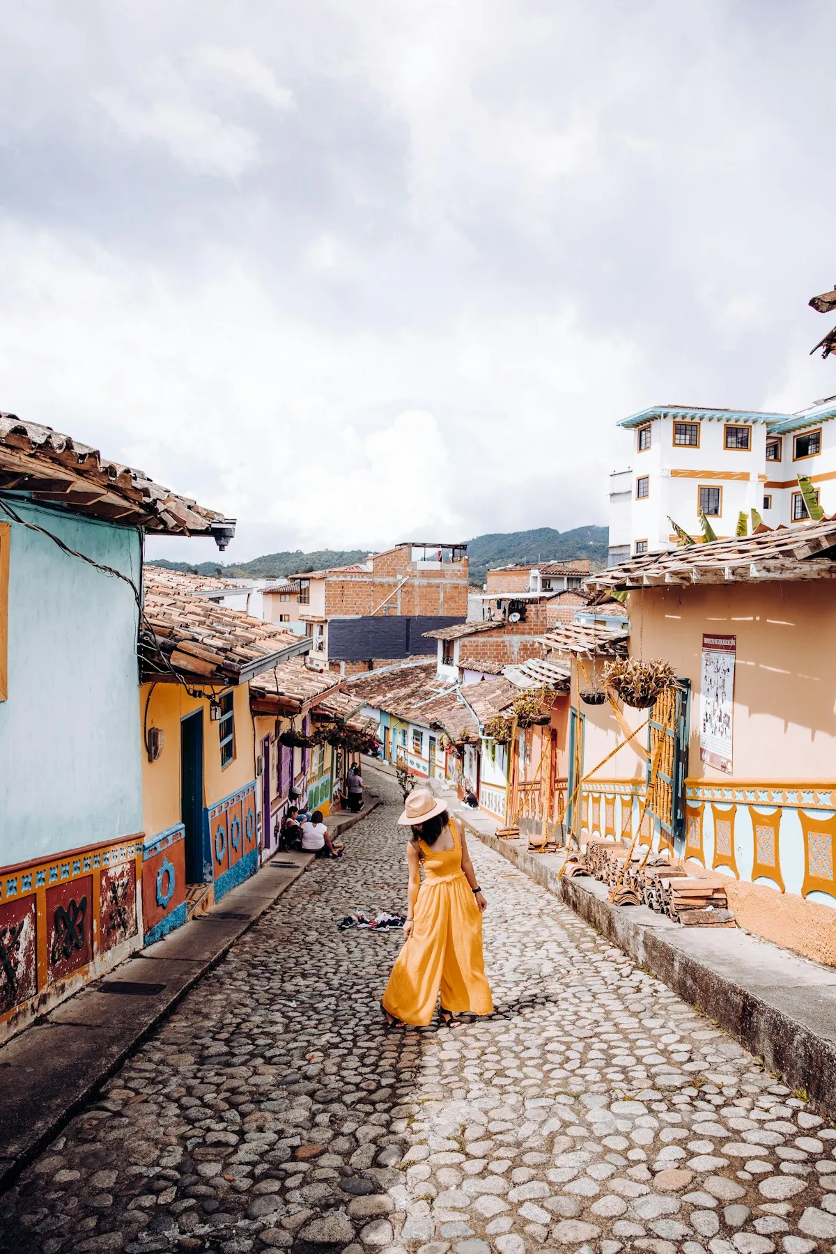 Vista panorámica de la Piedra del Peñol en Guatapé cerca de Medellín